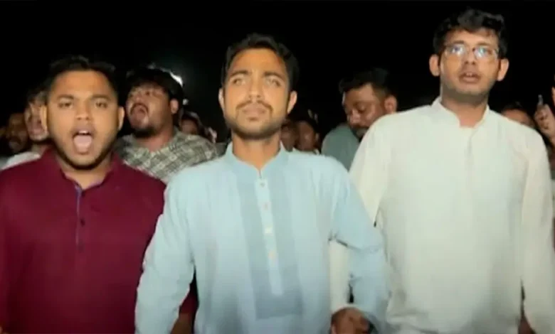 জাকসু নির্বাচন বর্জনের পর ক্যাম্পাসে ছাত্রদলের বিক্ষোভ মিছিল
