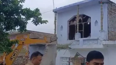 উত্তর প্রদেশে মাজার ও দোকানপাট ভেঙে মুসলিম সম্প্রদায়ের উদ্বেগ