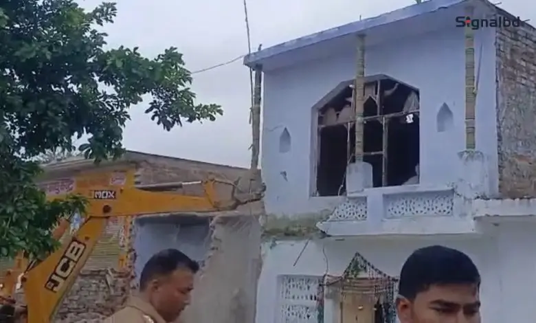 উত্তর প্রদেশে মাজার ও দোকানপাট ভেঙে মুসলিম সম্প্রদায়ের উদ্বেগ