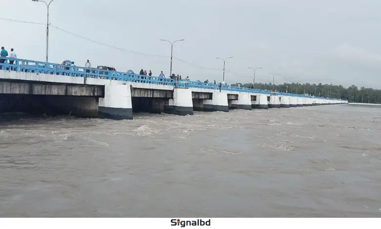 তিস্তার পানি বিপৎসীমার ওপরে: ব্যারাজের সব গেট খুলে সতর্ক করা হয়েছে