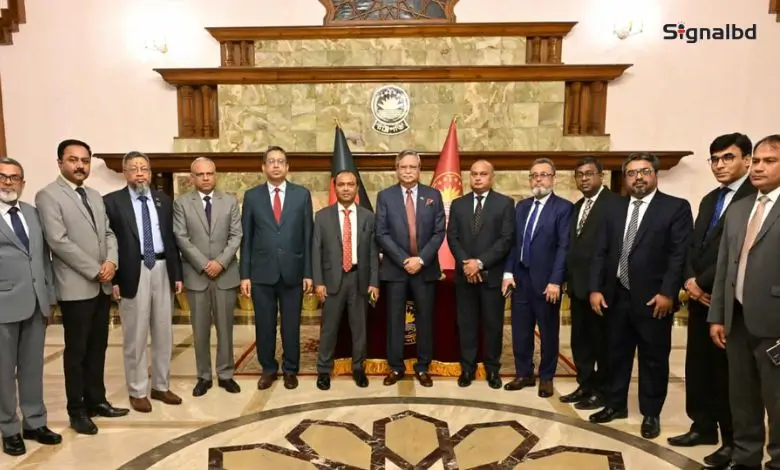 রাষ্ট্রপতির সঙ্গে সাক্ষাৎ করলেন হাইকোর্টে নতুন নিয়োগ পাওয়া ২৫ বিচারপতি