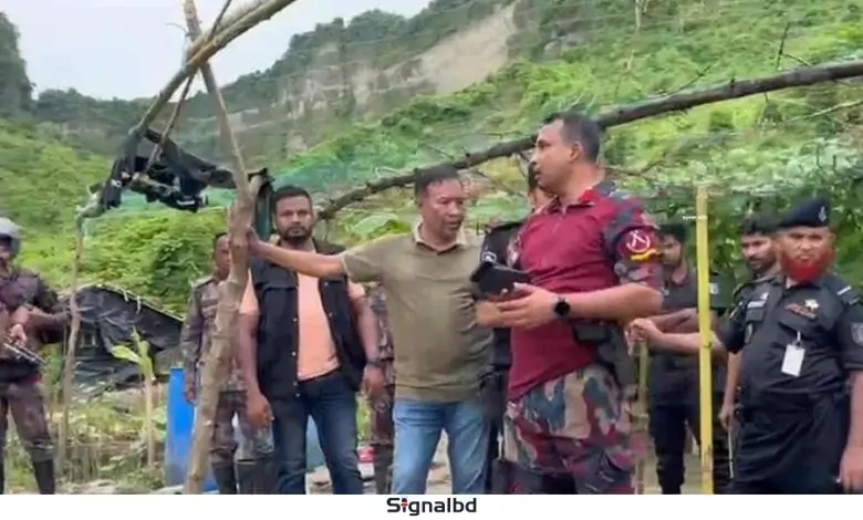 টেকনাফে মানব পাচারকারী চক্রের আস্তানা থেকে নারী-শিশুসহ ৮০ জন উদ্ধার