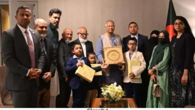 নিহত পুলিশ অফিসার দিদারুল ইসলামের পরিবারের সঙ্গে প্রধান উপদেষ্টার সাক্ষাৎ