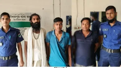 শিশুর গলায় অস্ত্র ঠেকিয়ে মাকে সংঘবদ্ধ ধর্ষণ, গ্রেপ্তার ৩