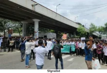 ৭ দফা দাবিতে তেজগাঁওয়ের সাতরাস্তায় পলিটেকনিক শিক্ষার্থীদের সড়ক অবরোধ