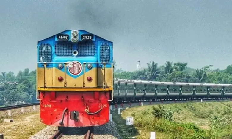 নতুন কেনা ইঞ্জিনগুলো বসে আছে, যাত্রীসেবা বাড়ানো যাচ্ছে না