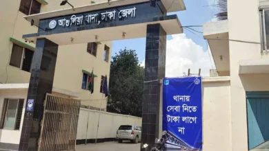 নিহত শিশুর পরিবারের কাছ থেকে ঘুষ নিয়ে এসআই ক্লোজড