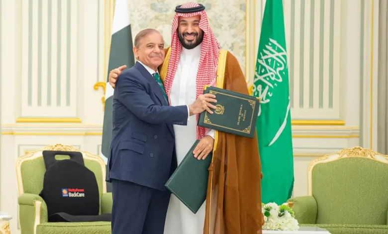 আক্রান্ত হলে পরস্পরকে রক্ষা করবে সৌদি আরব-পাকিস্তান