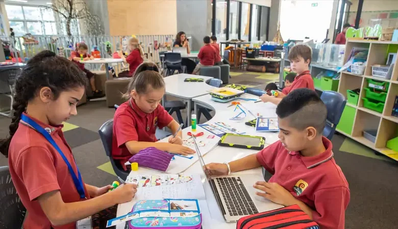 নিউজিল্যান্ডে স্কুলে মোবাইল ফোন নিষিদ্ধের এক বছর, শিক্ষার্থীদের প্রতিক্রিয়া