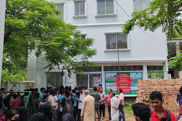 কুমিল্লা বিশ্ববিদ্যালয়ের ছাত্রী ও তাঁর মায়ের মরদেহ উদ্ধারের ঘটনায় কবিরাজ আটক