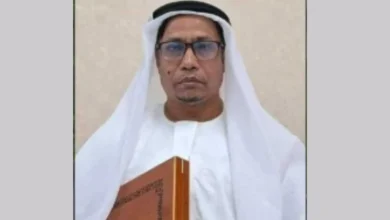 হিজাব নিয়ে ‘বিতর্কিত’ মন্তব্যের প্রতিবাদে ‘ইসলামি লেবাসে’ ক্লাস নিলেন রাবি শিক্ষক