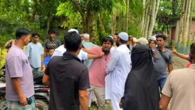 মায়ের লাশ আটকে রেখে সম্পত্তির ভাগবাটোয়ারা, দুই ছেলের হাতাহাতি