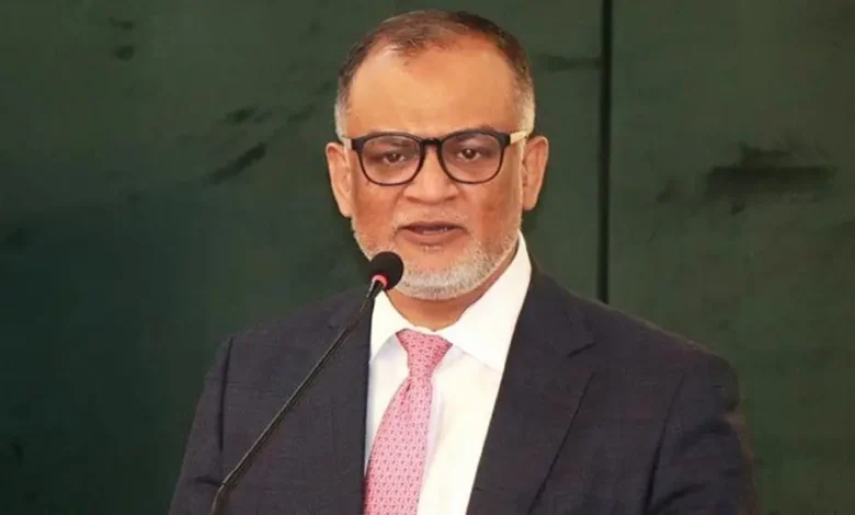 রাতের মধ্যে ফ্লাইট চালুর চেষ্টা চলছে: বিমান উপদেষ্টা