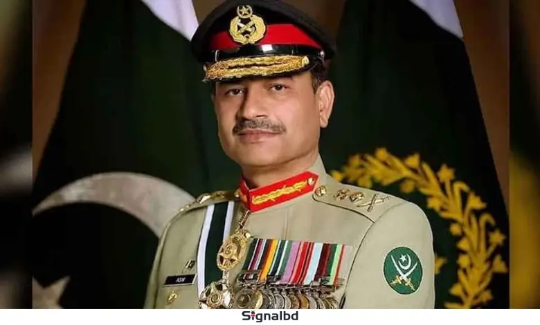 ভারতকে পারমাণবিক বোমার ভয় দেখালেন আসিম মুনির