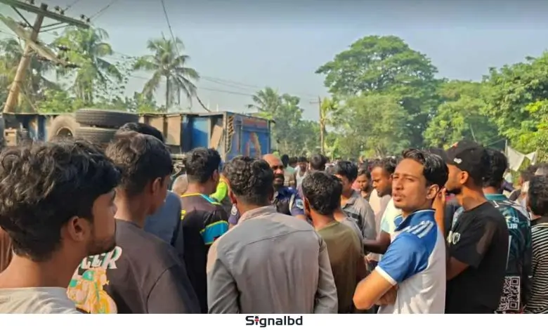 পাবনায় ট্রাকচাপায় বিদ্যালয়ের দুই শিক্ষার্থীসহ নিহত ৩