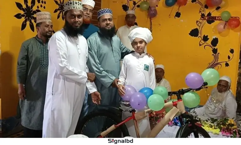 ৮ বছর বয়সে কুরআনের হাফেজ শিশু রাদিফ