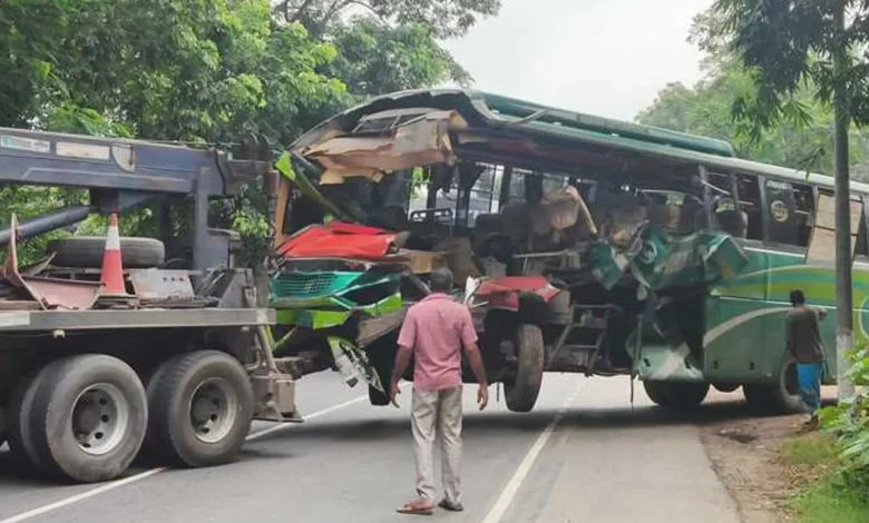 সেপ্টেম্বরে সড়কে ঝরেছে ৪১৭ প্রাণ