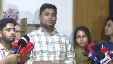 বিমান মাইলস্টোনে না পড়ে সচিবালয়ে পড়া উচিত ছিল: হাসনাত আবদুল্লাহ