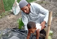 দুর্ঘটনায় মা হারানো শিশুটির কান্না থামছে না