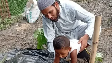 দুর্ঘটনায় মা হারানো শিশুটির কান্না থামছে না