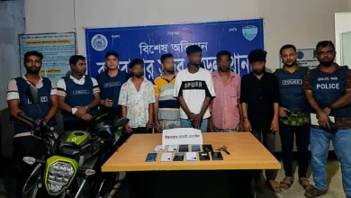 কক্সবাজারে পর্যটককে ছুরিকাঘাত, পাঁচ ছিনতাইকারী গ্রেপ্তার