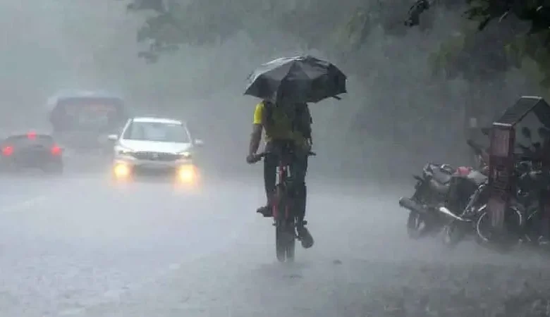 রাত ১টার মধ্যে ১৮ অঞ্চলে ঝড়ো হাওয়াসহ বজ্রবৃষ্টির আভাস