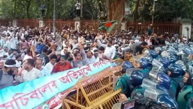 সারারাত হাইকোর্টের সামনে অবস্থান করবেন শিক্ষকরা, বুধবার শাহবাগ অবরোধ