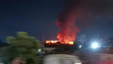 রাজধানীর কুড়িলে রিকশা গ্যারেজে ভয়াবহ আগুন, নিয়ন্ত্রণে ফায়ার সার্ভিসের একাধিক ইউনিট