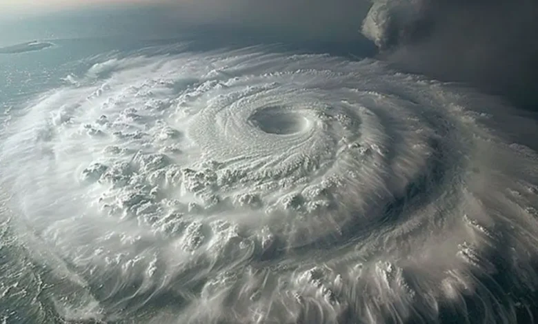 ভূমিকম্পের পর এবার ধেয়ে আসছে ‘ঘূর্ণিঝড়’