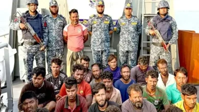 বঙ্গোপসাগরে ট্রলারসহ ২৪ জেলে উদ্ধার