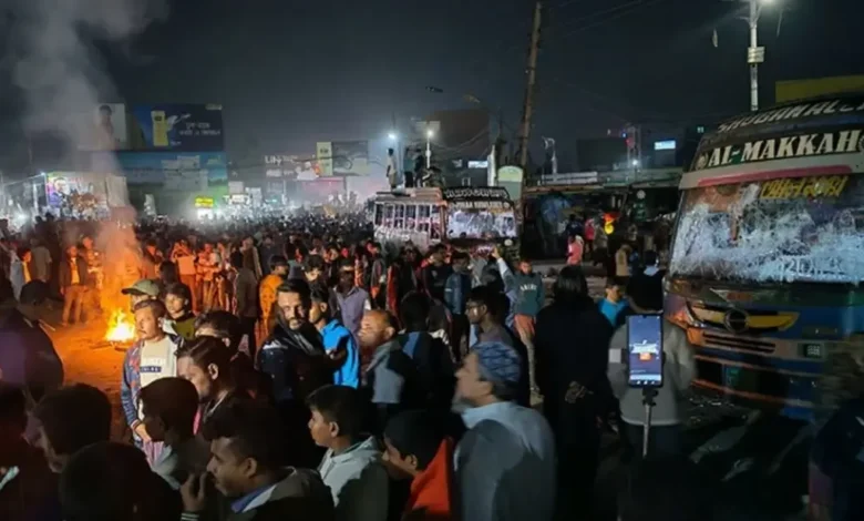 বরিশালে হাফ ভাড়া নিয়ে শিক্ষার্থী-পরিবহন শ্রমিকদের সংঘর্ষ, আহত অন্তত ৬০
