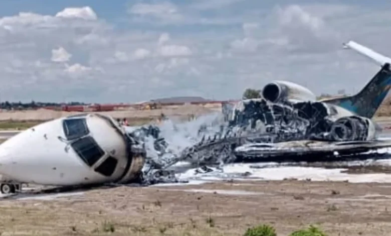 কঙ্গোয় রানওয়ে থেকে ছিটকে পড়লো মন্ত্রীর বিমান