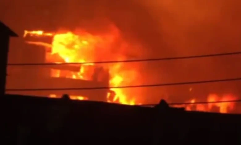 কড়াইল বস্তিতে এখনও দাউ দাউ করে জ্বলছে আগুন