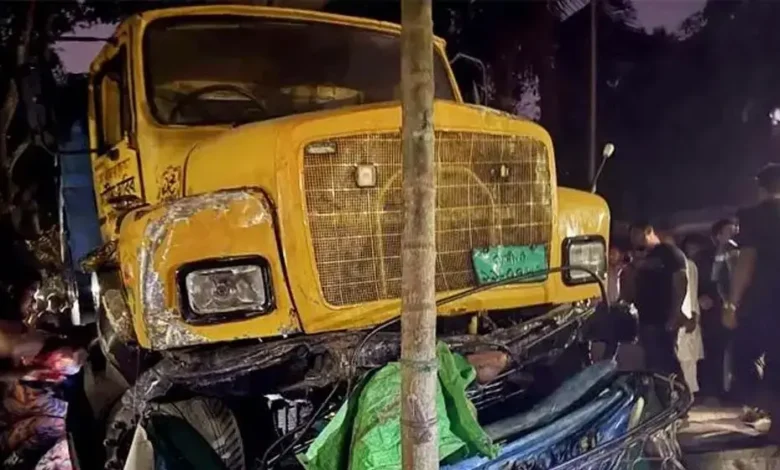 কুমিল্লায় ট্রাক–সিএনজি ও অটোরিকশার ত্রিমুখী সংঘর্ষে নিহত ৩