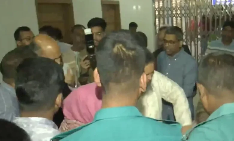 রাজশাহীতে বিচারকের বাড়িতে ঢুকে ছেলেকে হত্যা, আহত স্ত্রী