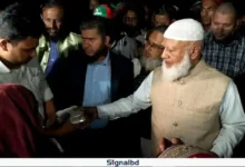 আগুনে ক্ষতিগ্রস্ত কড়াইল বস্তি পরিদর্শনে জামায়াত আমির