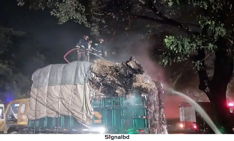 গজারিয়ায় ট্রাকে আগুন, ব্যাপক ক্ষতি, মালামাল উদ্ধার
