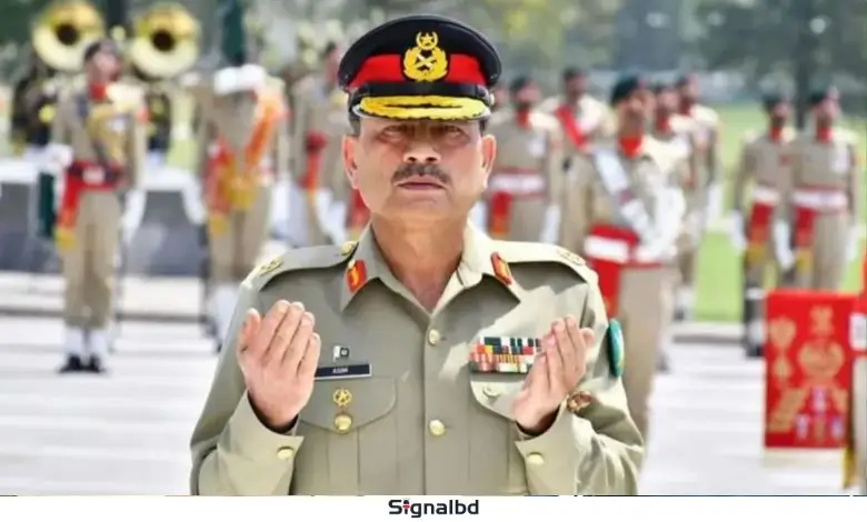 পাকিস্তানে সেনাপ্রধানকে আজীবন ক্ষমতা ও দায়মুক্তি