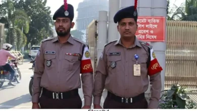 নতুন পোশাকে নেমেছে বাংলাদেশ পুলিশ