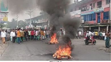 চাঁদপুর-লক্ষ্মীপুর সড়কে আগুন জ্বালিয়ে বিএনপির বিক্ষোভ অব্যাহত