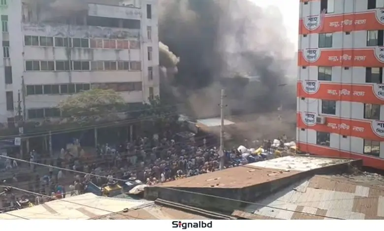 টঙ্গীতে তুলার গুদামে ভয়াবহ আগুন, নিয়ন্ত্রণে ৭টি ফায়ার সার্ভিস ইউনিট