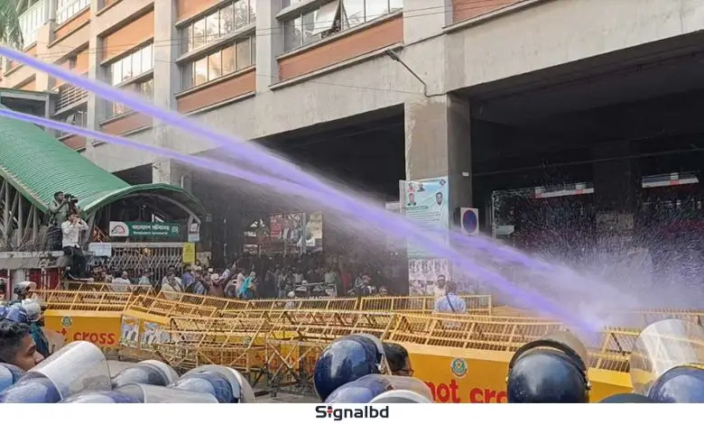 নন-এমপিও শিক্ষক আন্দোলন: পুলিশি অ্যাকশন, আহত অর্ধশতাধিক