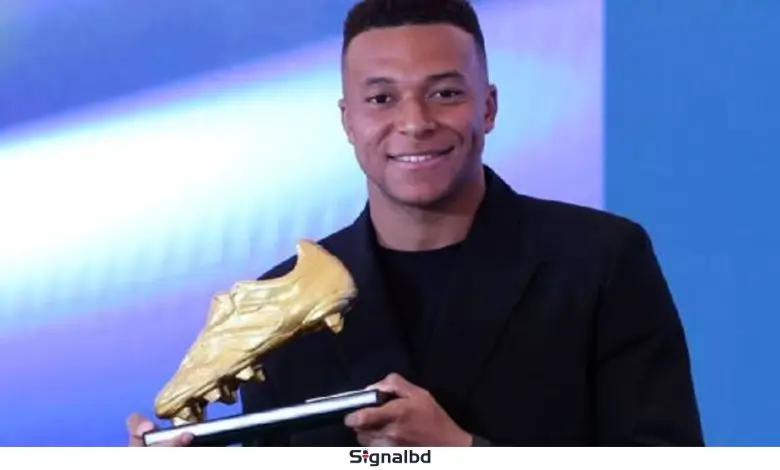 গোল্ডেন বুট হাতে উচ্ছ্বাসে ভাসছেন কিলিয়ান এমবাপ্পে