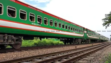 একতা এক্সপ্রেস ট্রেনে হকারকে গলা কেটে হত্যা