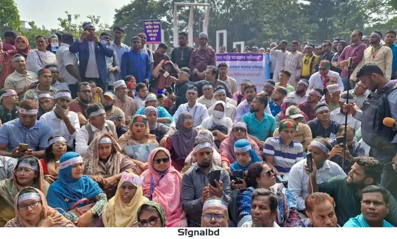দাবি পূরণ না হওয়া পর্যন্ত প্রাথমিক শিক্ষকদের কর্মবিরতি