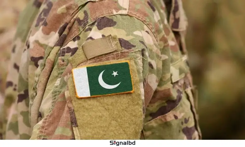 ফের সেনাশাসনের পথে পাকিস্তান? সংবিধানের ২৭তম সংশোধনী নিয়ে শঙ্কা