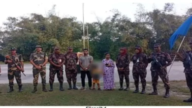 বাংলাবান্ধা সীমান্তে ৩ বাংলাদেশিকে ফেরত দিয়েছে বিএসএফ: