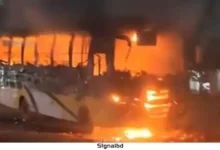 সাভারে ভোরে দুটি মোটরসাইকেলে এসে বাসে অগ্নিসংযোগ