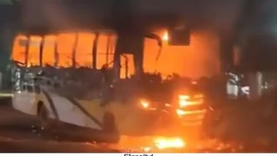 সাভারে ভোরে দুটি মোটরসাইকেলে এসে বাসে অগ্নিসংযোগ