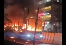 রাজধানীর ধোলাইপাড়ে বাসে আগুন দিয়েছে দুর্বৃত্তরা